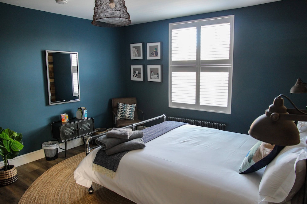 Executive Apartment - Photo 2
