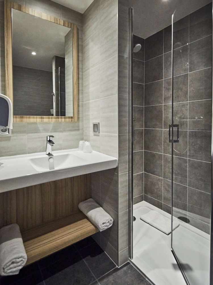 Standard Room, 1 Double Bed - Photo 10
