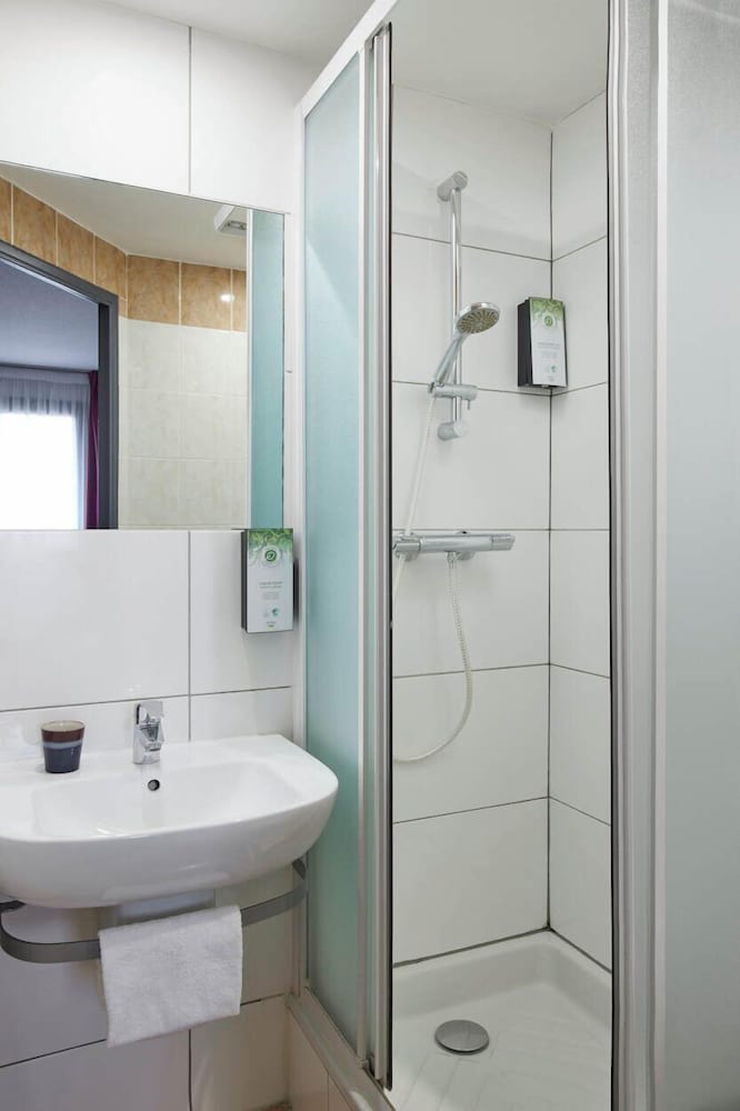 Standard Twin Room - Photo 5