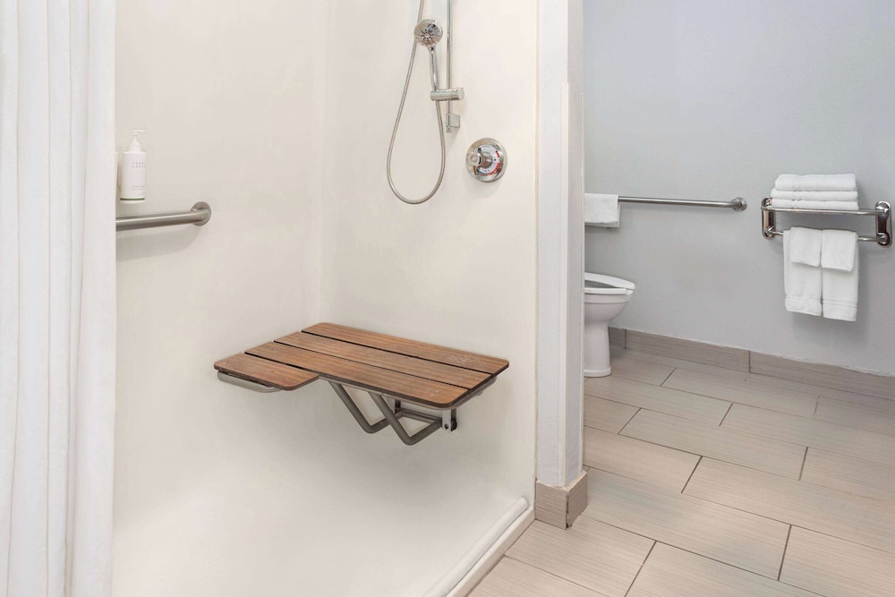 Room, Accessible - Photo 3