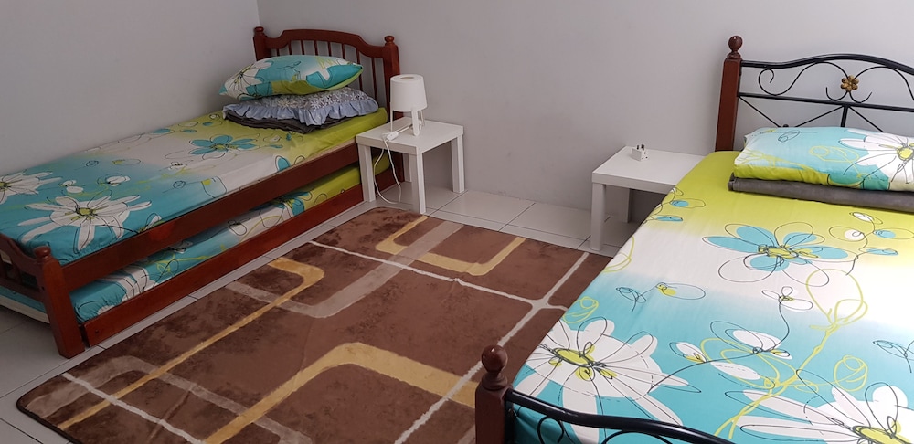 Basic House, 3 Bedrooms photo 2
