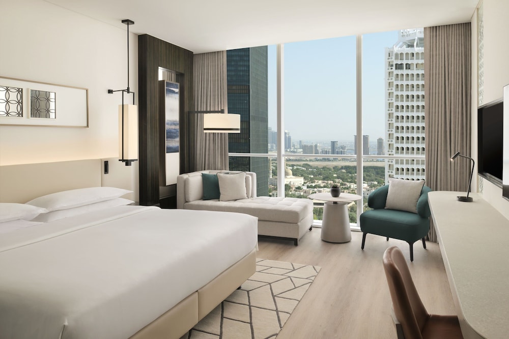 Room, 1 King Bed, City View thumbnail 6