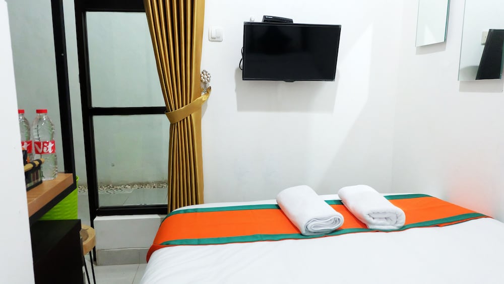 Standard Double Room - Photo 12