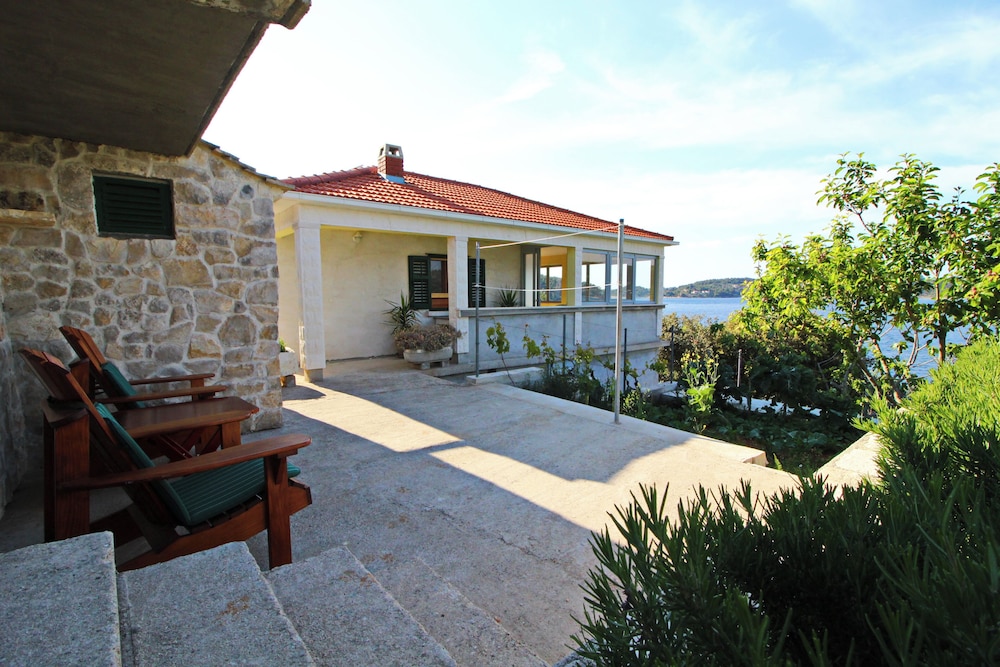 House (Holiday Home Katica - One Bedroom Hol) photo 2