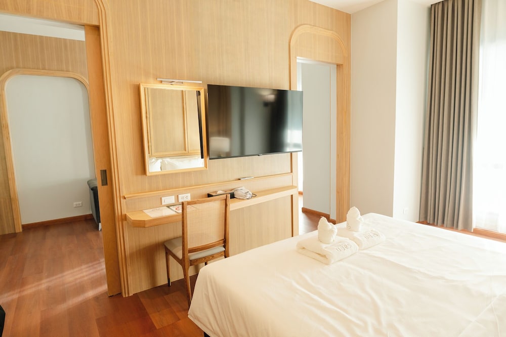 Deluxe Double Room photo 3