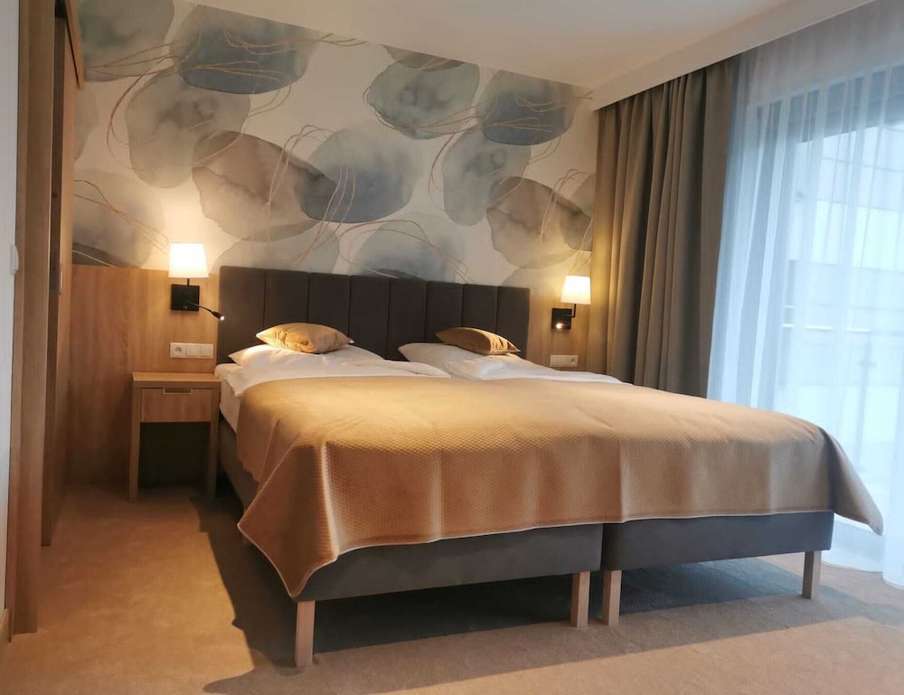 Classic Double or Twin Room, 1 King Bed photo 2