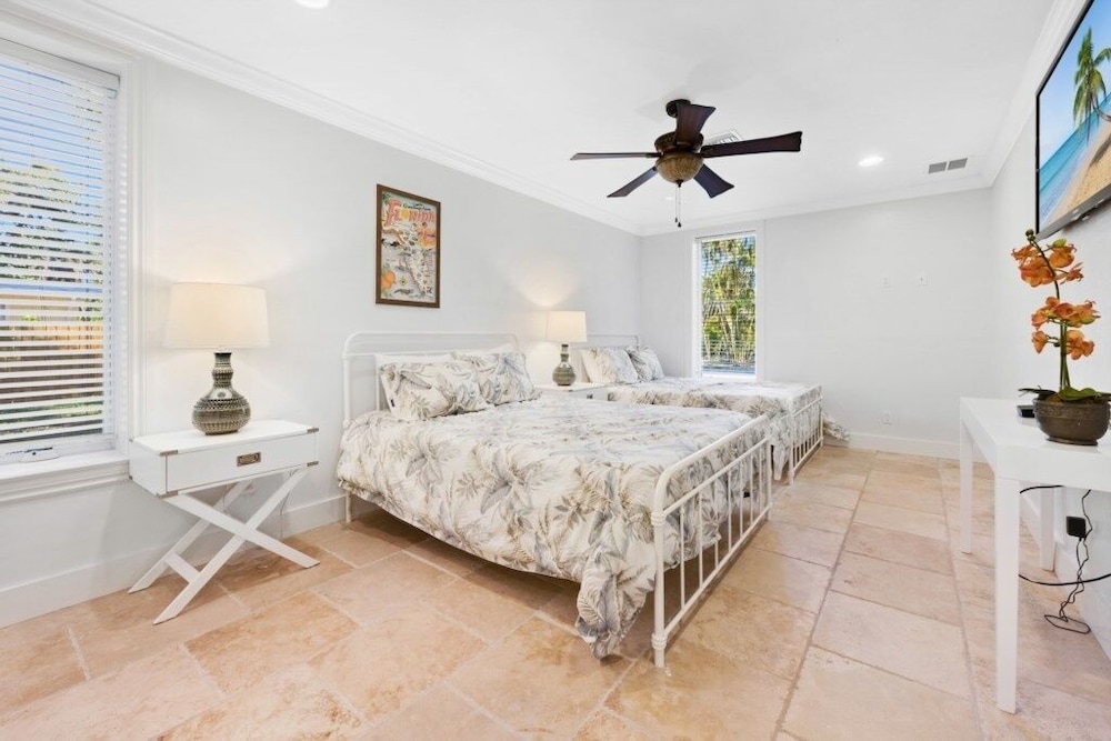 House, 5 Bedrooms photo 1