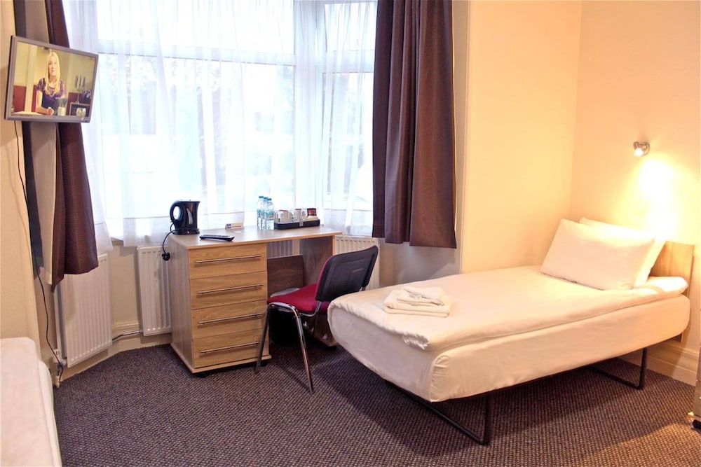 Standard Twin Room, 2 Twin Beds photo 2
