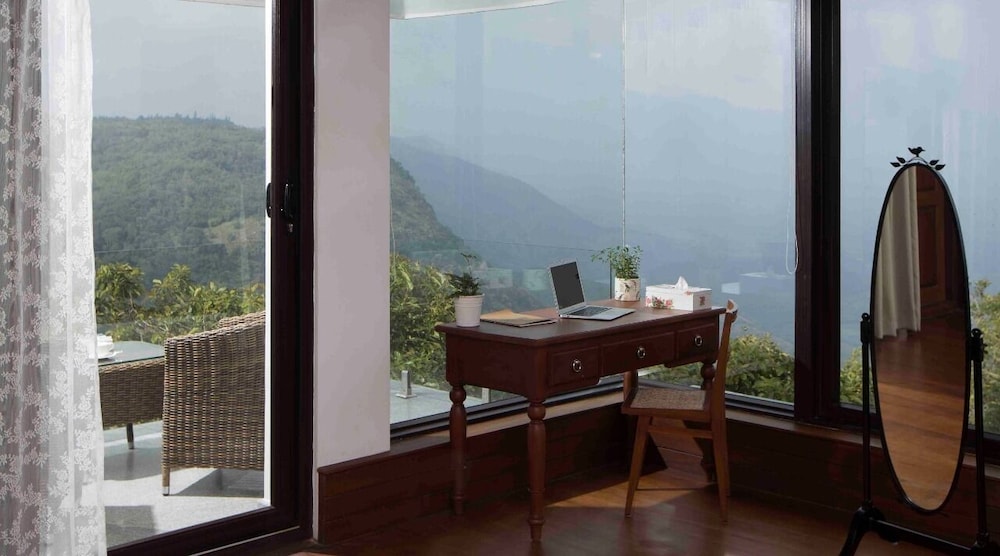 Luxury Suite photo 1