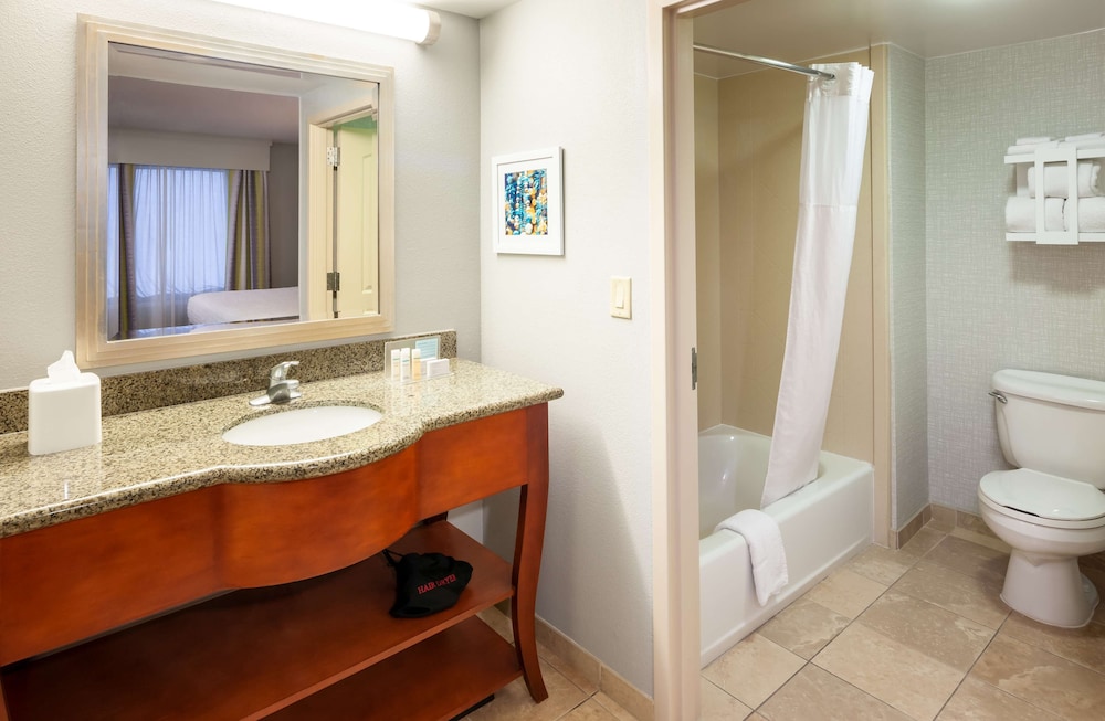 Standard Room, 2 Queen Beds - Photo 4
