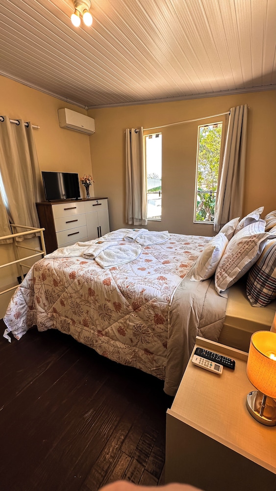 Classic Quadruple Room photo 2