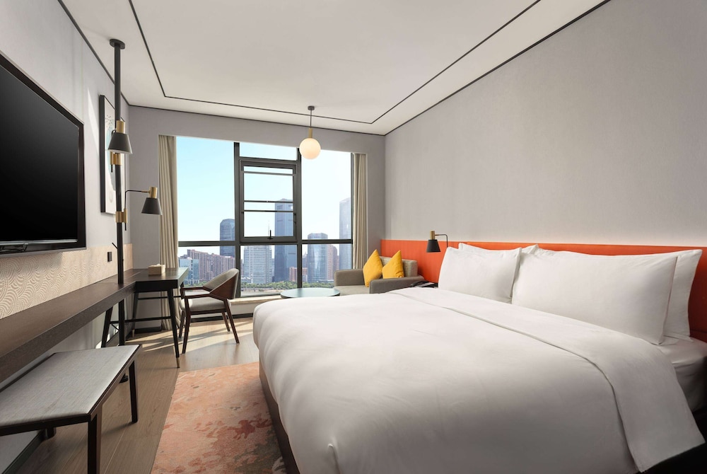 Room, 1 King Bed, Non Smoking (River)