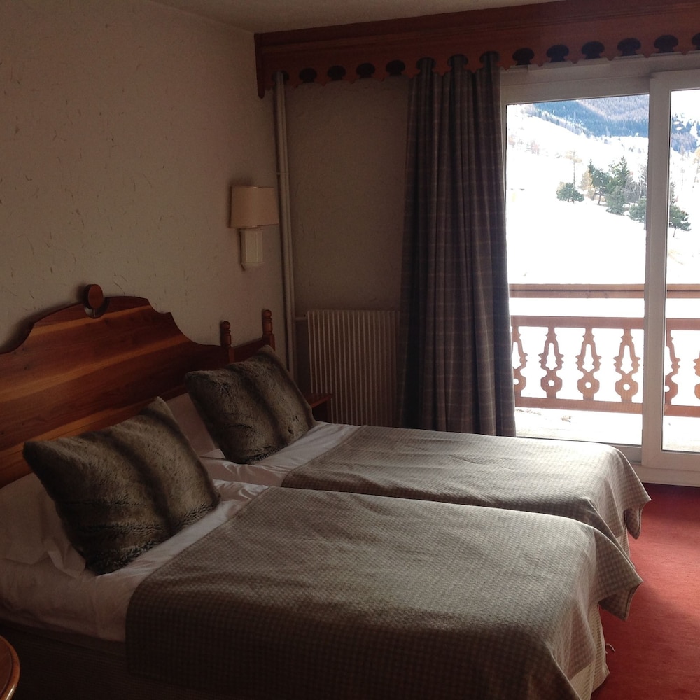 Standard Triple Room Balcony South (Mountain View) photo 3