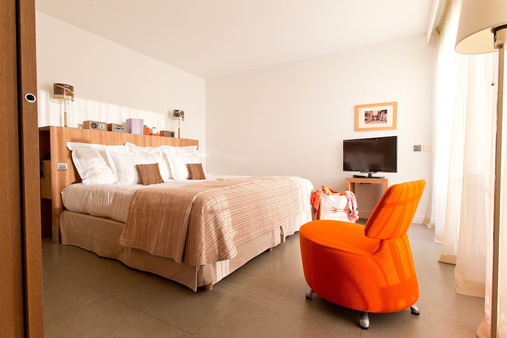 Junior Suite (Deluxe) - Photo 1