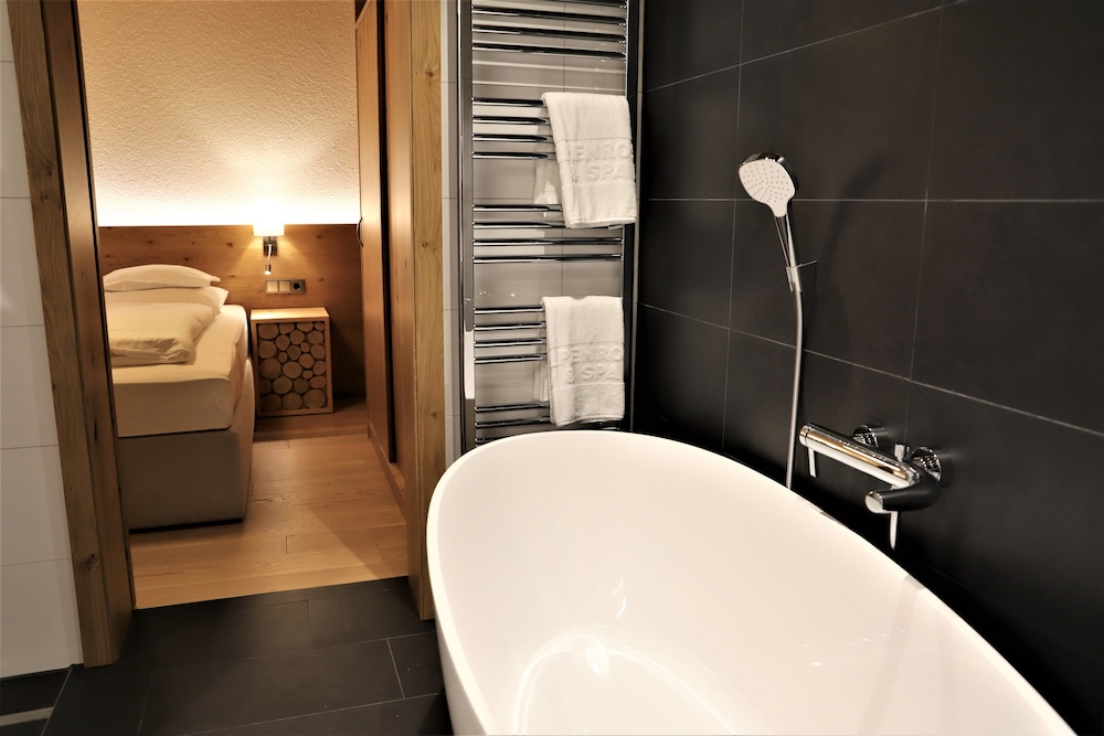 Junior Suite, 1 Bedroom photo 2