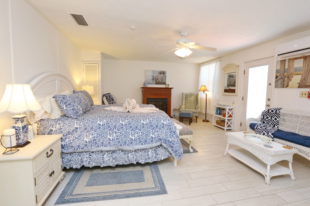 Windjammer Suite (Cottage Building)
