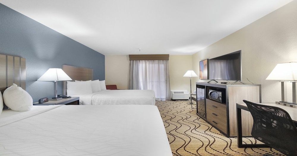 Standard Room, 2 Queen Beds, Non Smoking, Refrigerator - Photo 2