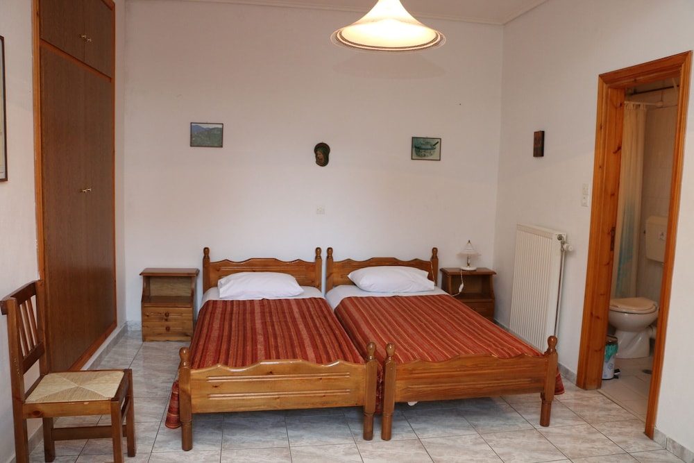Double or Twin Room - Photo 2