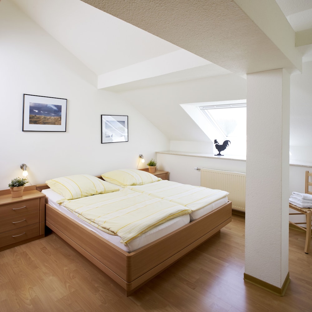 Comfort Apartment, 2 Bedrooms (Apt 12)