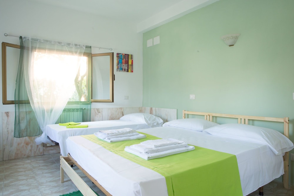 Triple Room, Shared Bathroom, Garden View, photo 6
