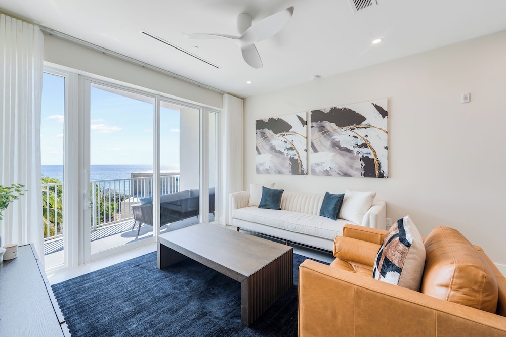 207 - 2 Bedroom Ocean View (2nd Floor)
