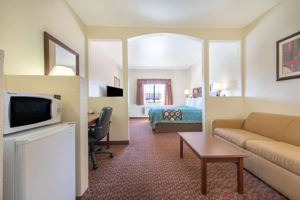 Studio Suite, 1 King Bed, Non Smoking - Photo 1