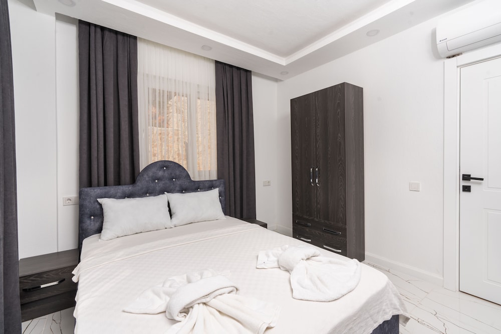 Luxury Apartment photo 3