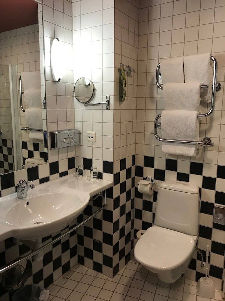 Standard Twin Room - Photo 6