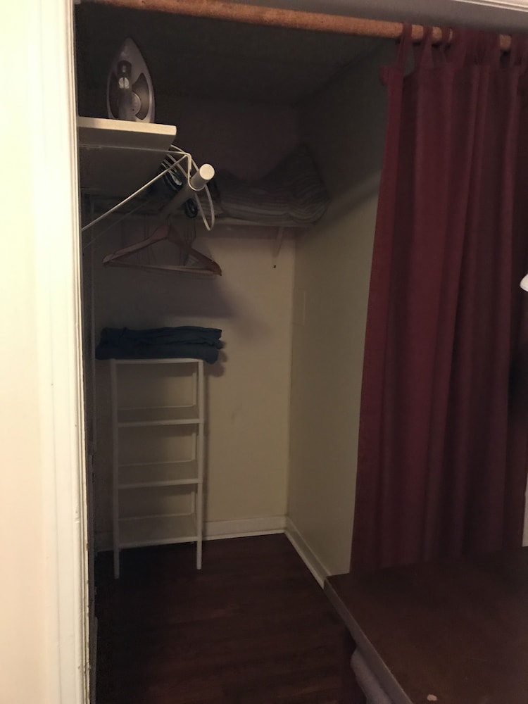 Economy Apartment, 1 Queen Bed photo 1
