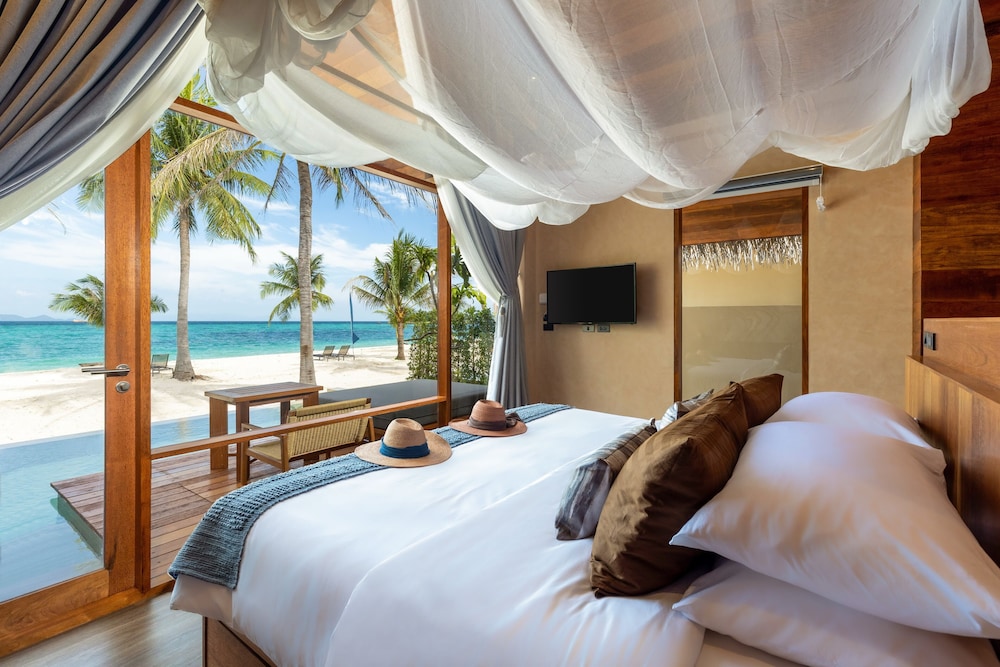 Sand Beachfront Pool Villa - Photo 6
