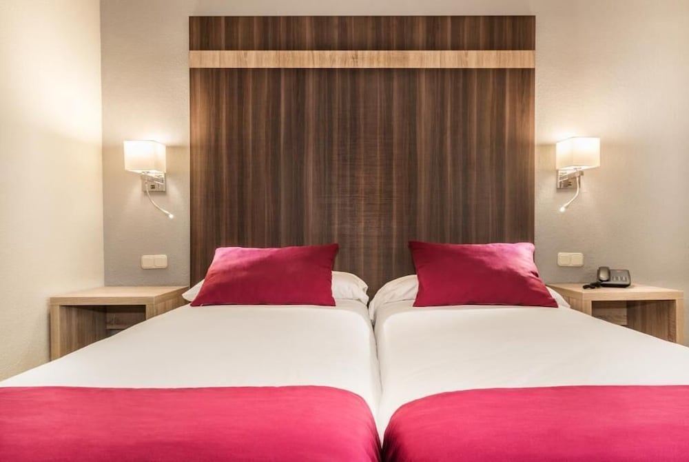 Double Room - Photo 5