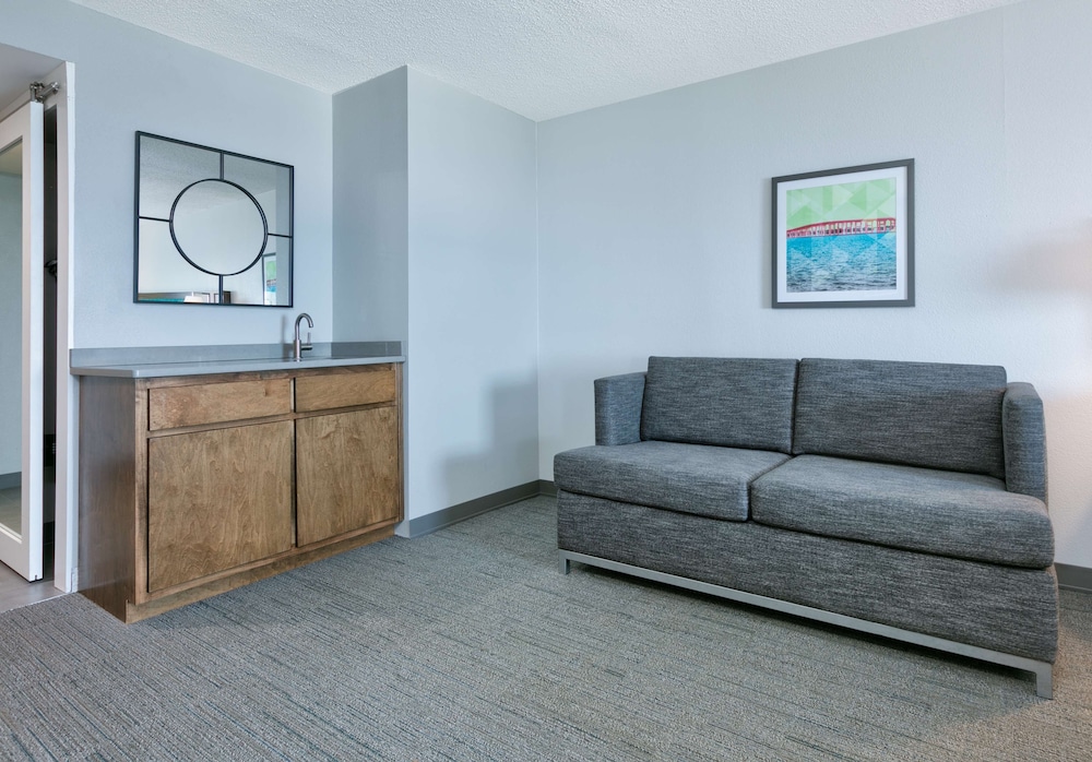 Suite, 1 King Bed, Beach View - Photo 6