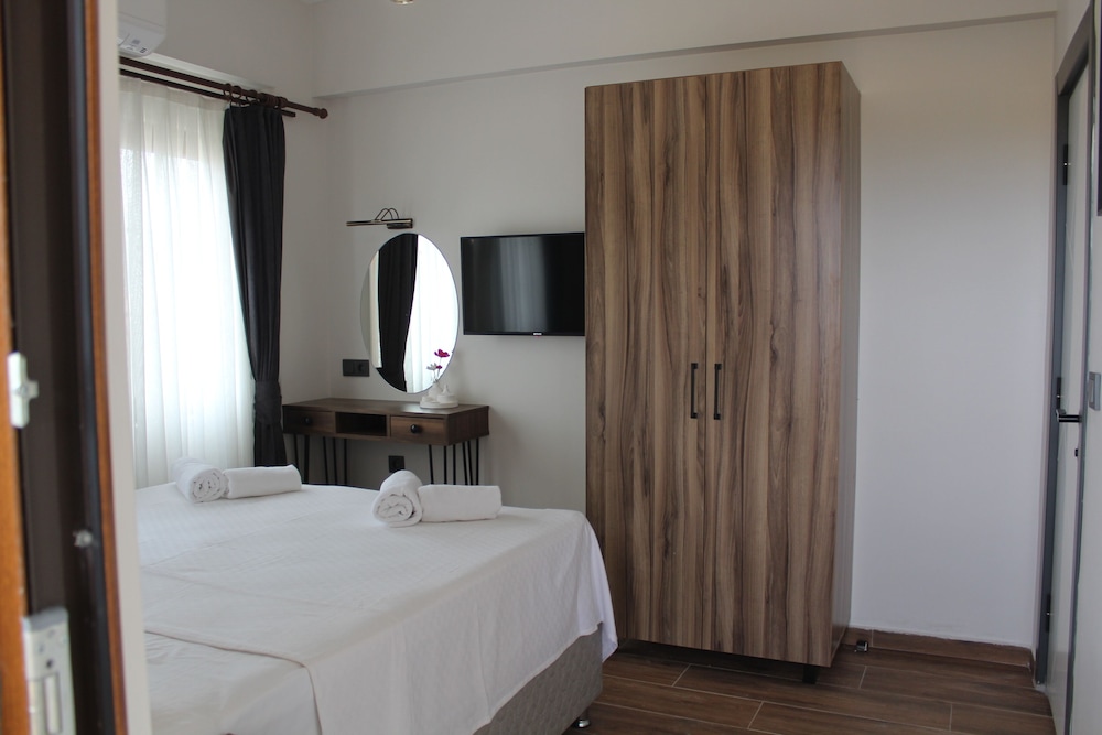 Standard Double Room, Balcony, Garden View photo 3