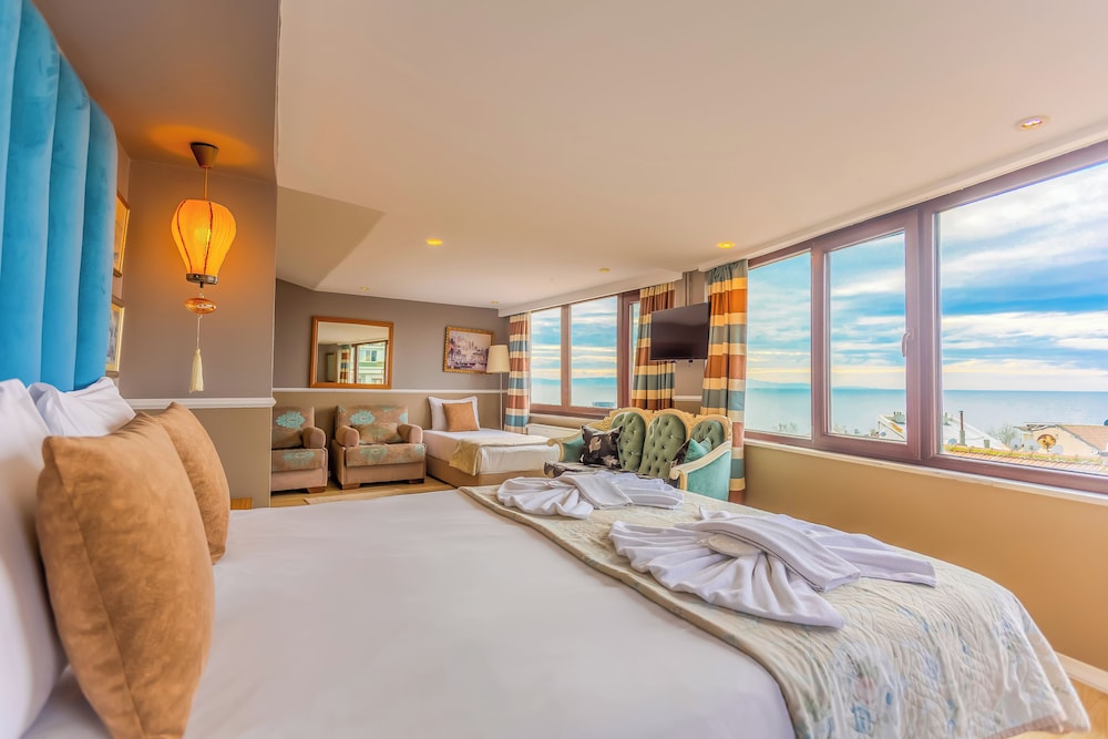 Penthouse, 2 Bedrooms (with Sea View) photo 1