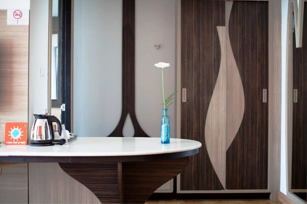 Deluxe Room - Photo 16