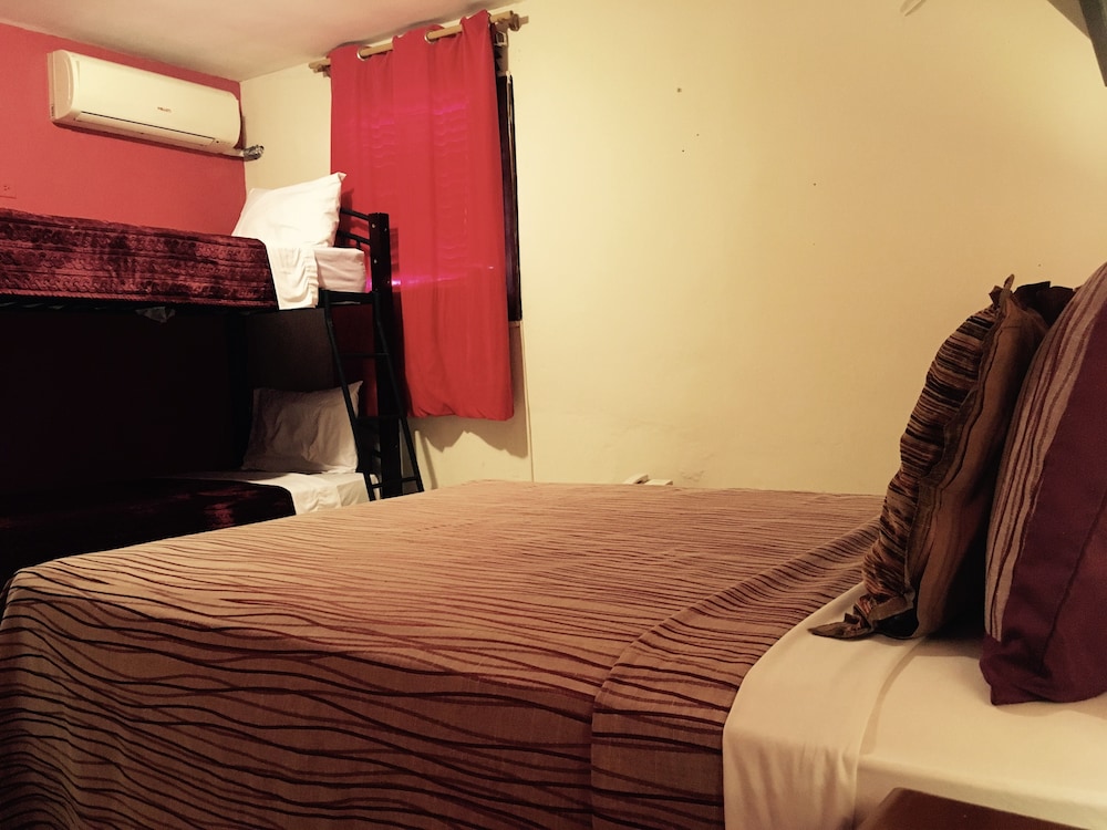 Economy Double Room Single Use, 1 Bedroom, Private Bathroom, Ground Floor photo 3