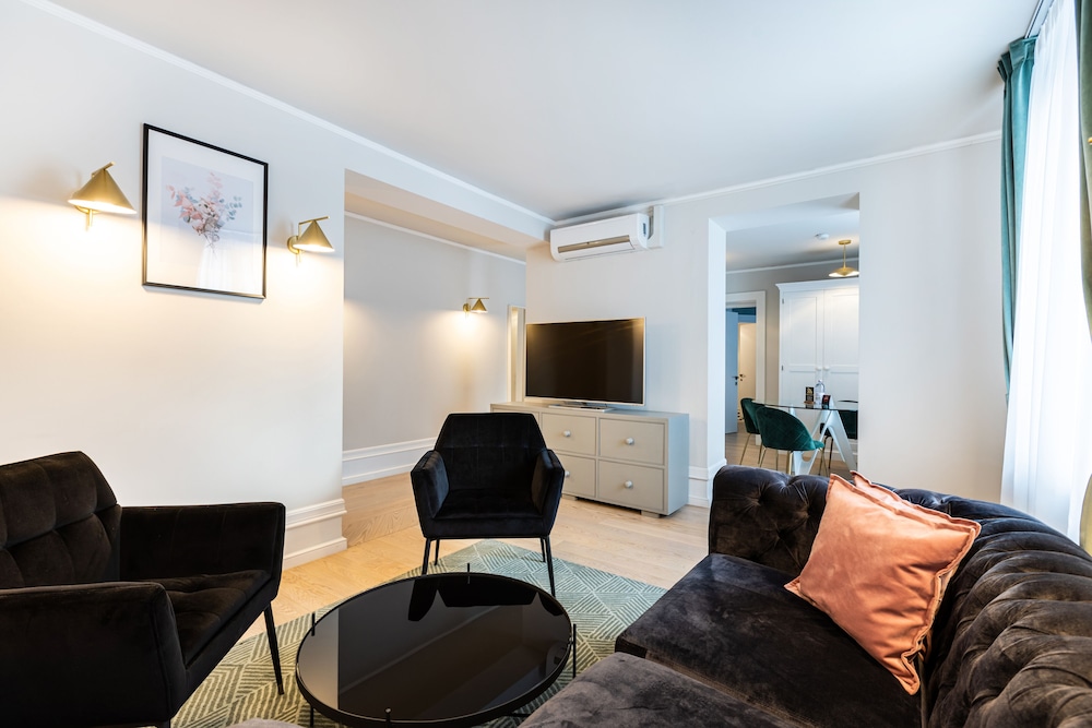 Suite - Photo 8