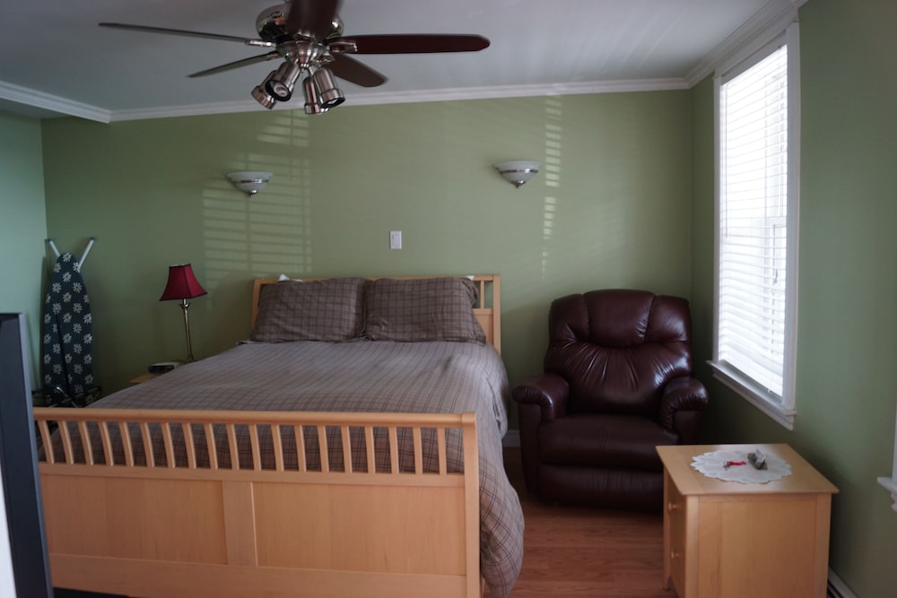 Silver 2 (Bachelor Room) photo 1