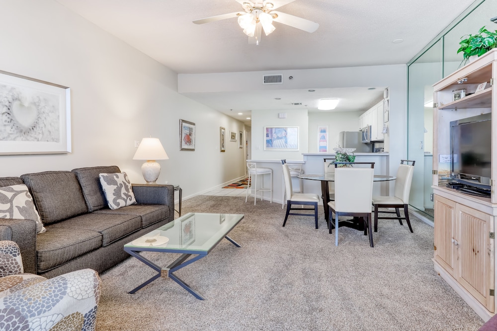 Condo, 2 Bedrooms