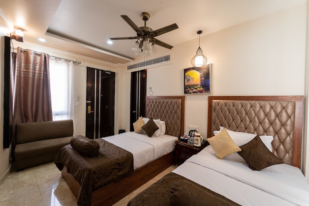 Premium Deluxe Twin Room - Photo 1