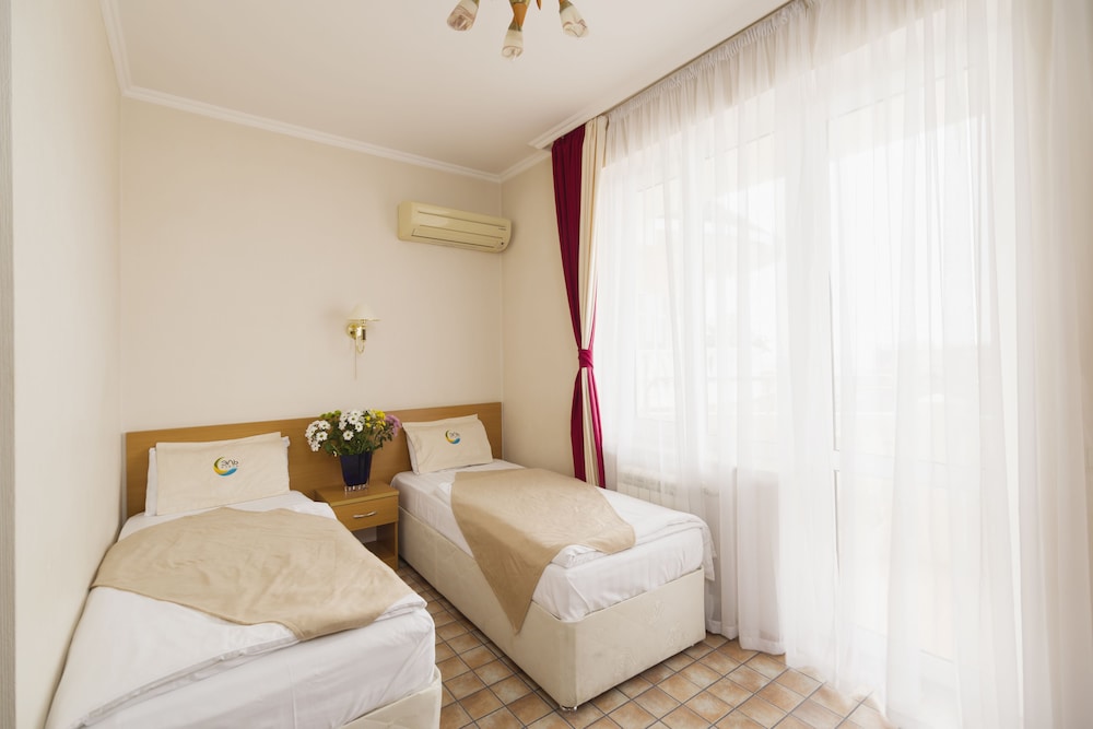 Standard Double or Twin Room (Small Balcony)