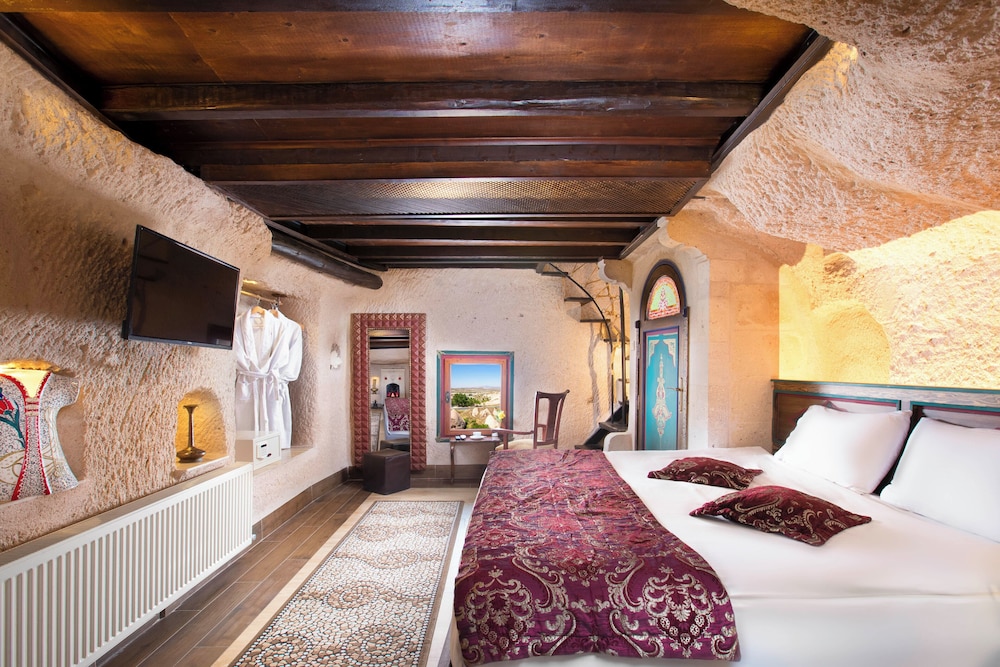 Family Cave Suite - Photo 6
