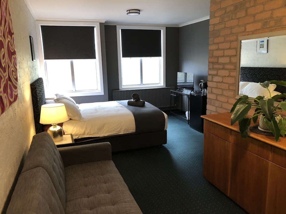 Deluxe Suite, 1 Bedroom, Non Smoking (Deluxe Queen Room) photo 2