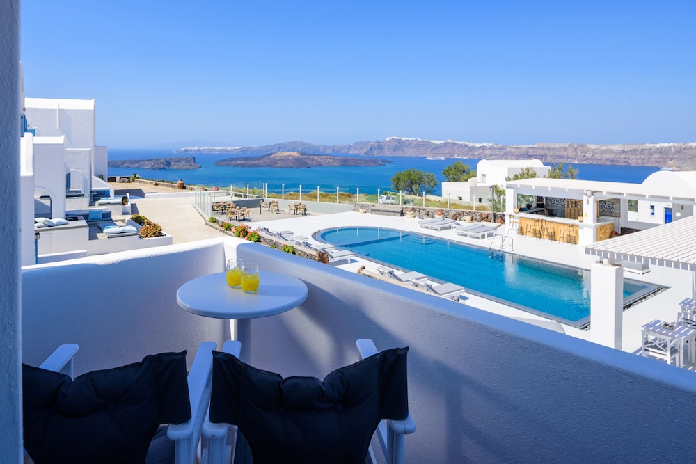 Comfort Suite with Caldera View - Photo 4