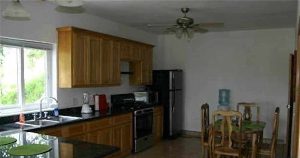 Townhome, 2 Bedrooms, Terrace, Garden View photo 3