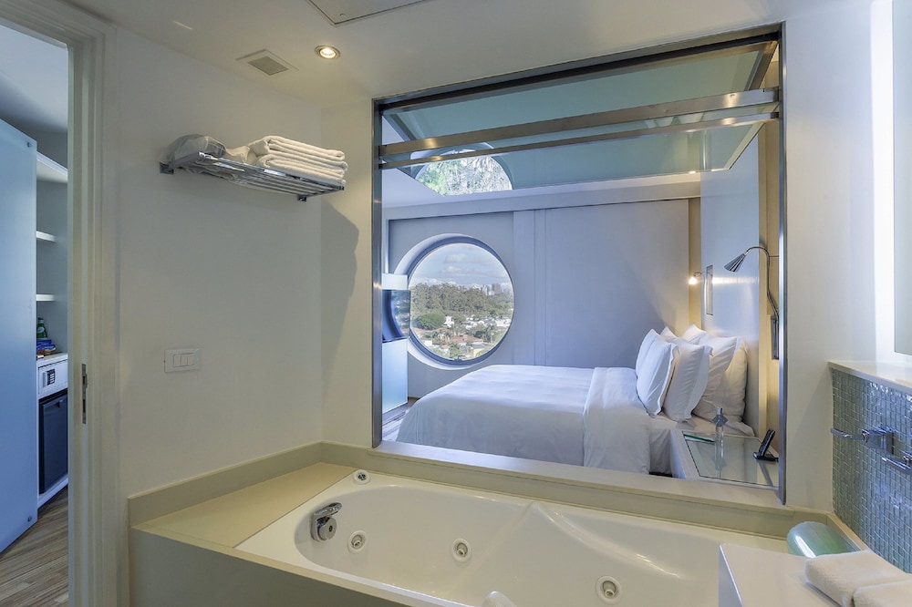 Premium Room - Photo 5