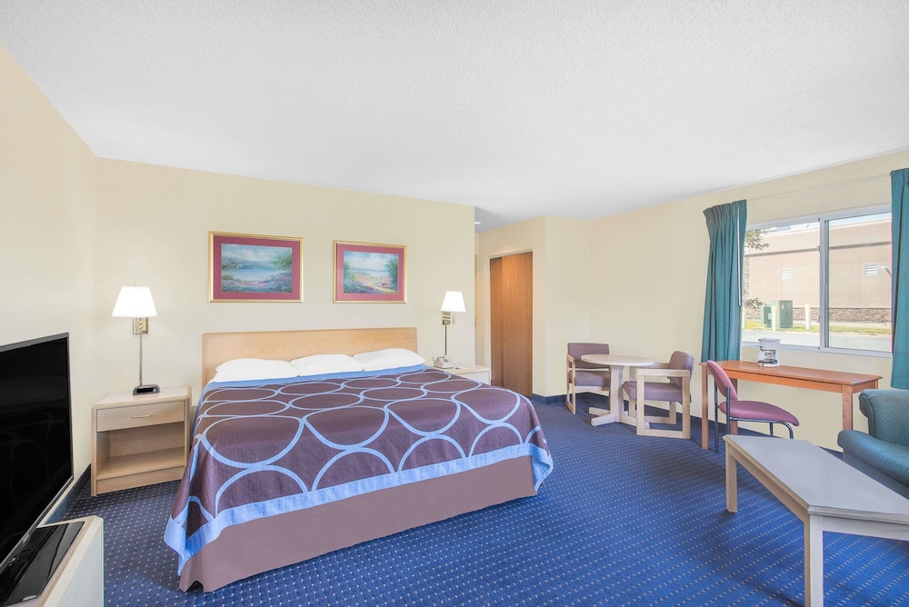 Studio Suite, 1 King Bed, Non Smoking photo 1