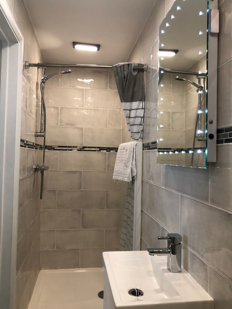 Double Room, Ensuite (King Size ) - Photo 10