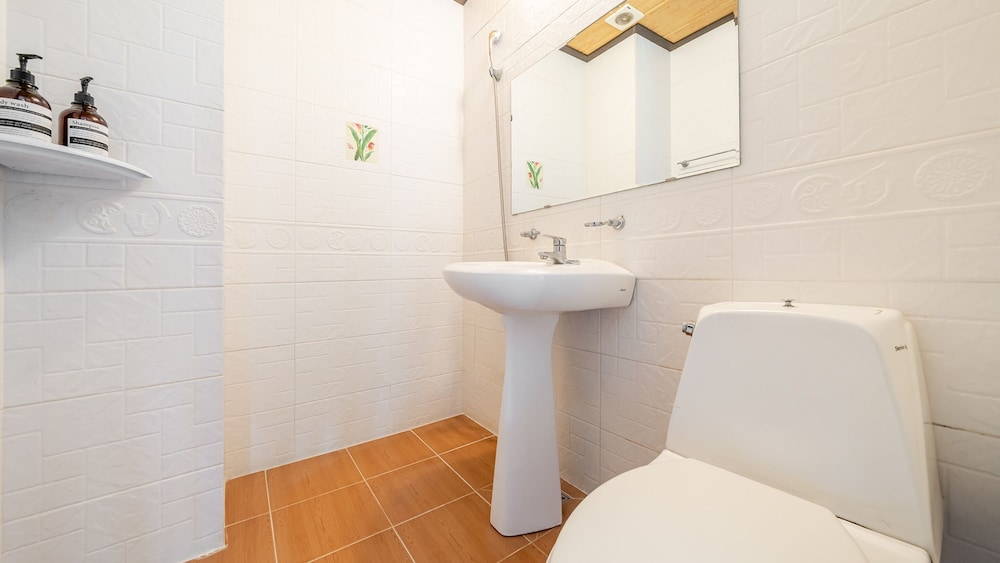 Basic Room, 1 Bedroom (Jeongdeunbae)