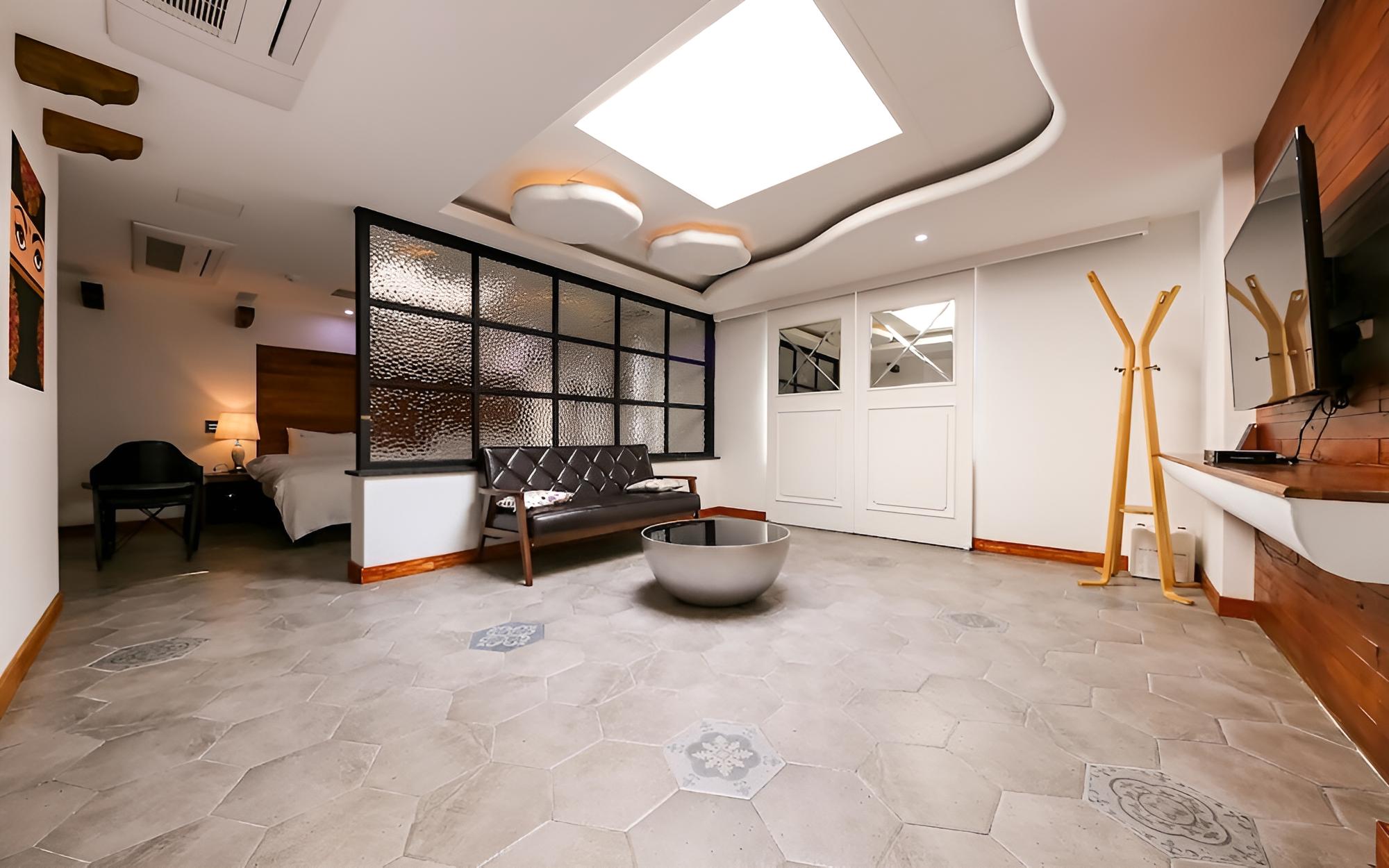 Room (VIP (room 809 styler maximum number o) photo 1